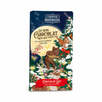 Illustration de la tablette de chocolat au lait de Noël Le Comptoir de Mathilde (100g) avec un emballage festif représentant des animaux de la forêt et un sapin décoré.